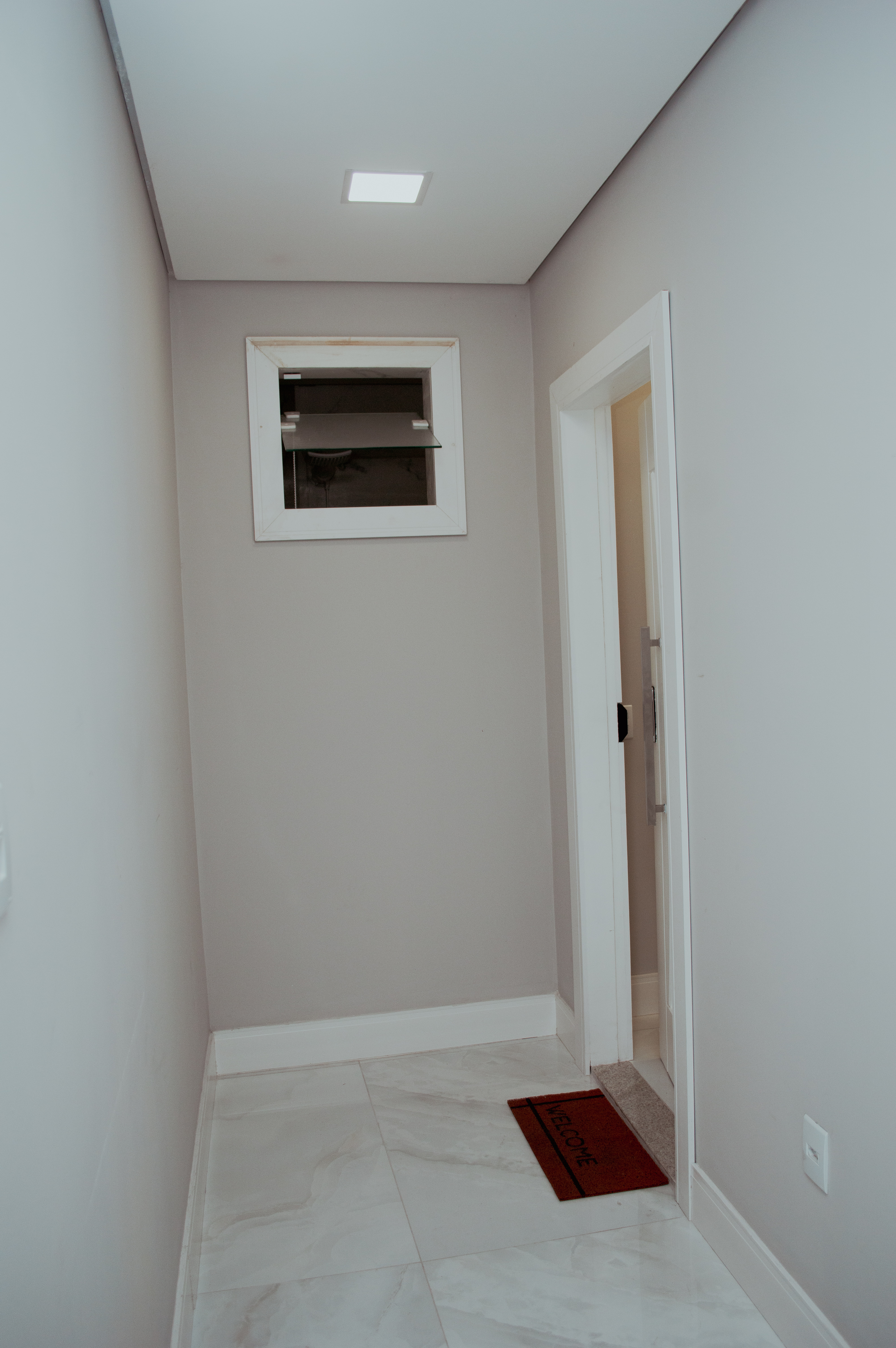 Porta de acesso ao apartamento